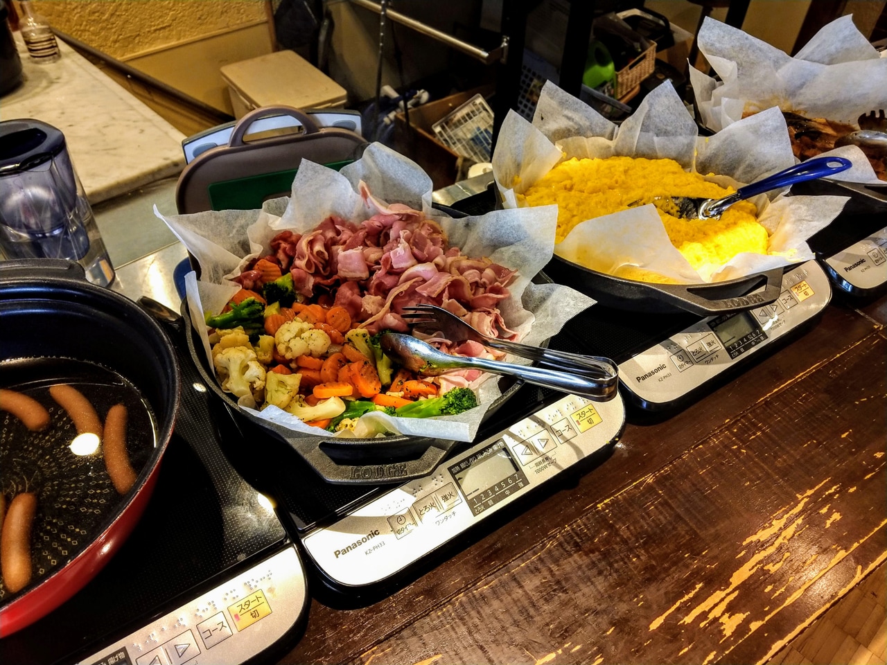 その他、お肉、サラダ、シリアル等豊富にございます。
