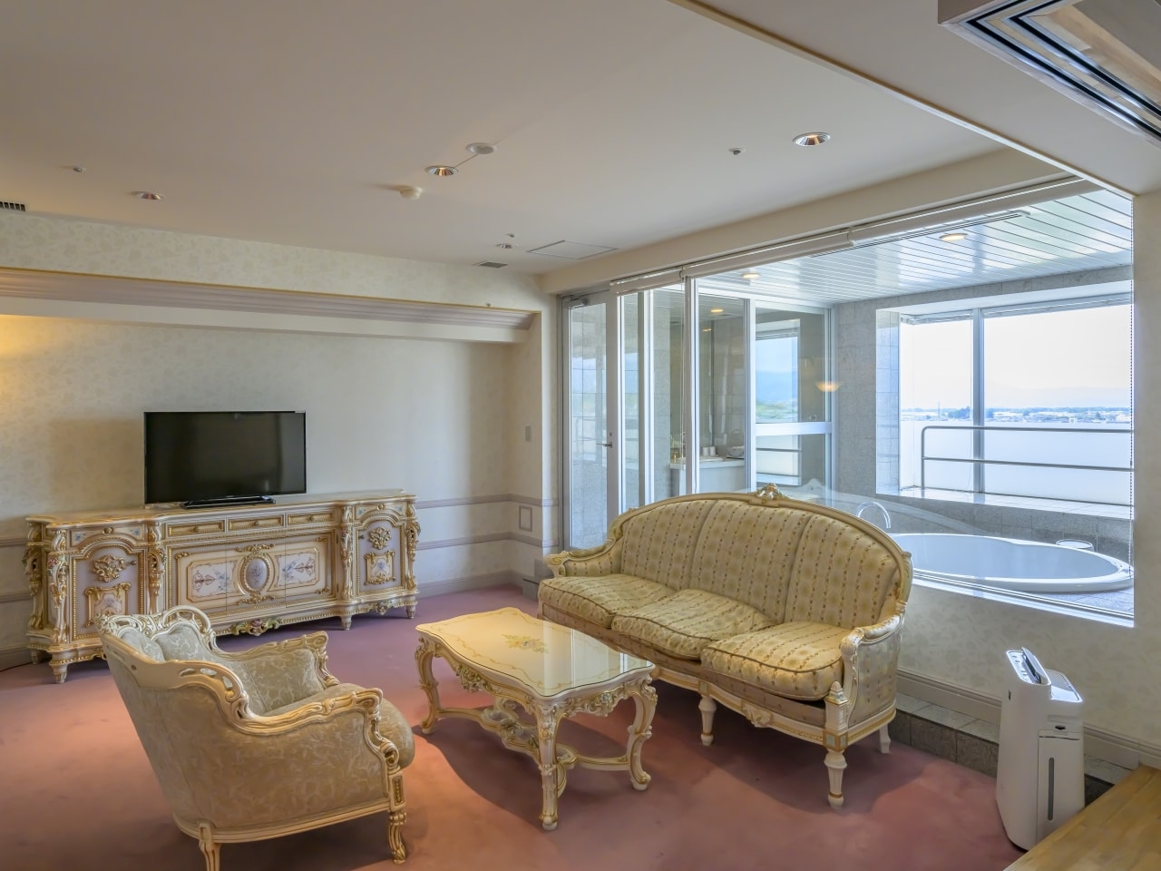 ジャグジー風呂付和洋室