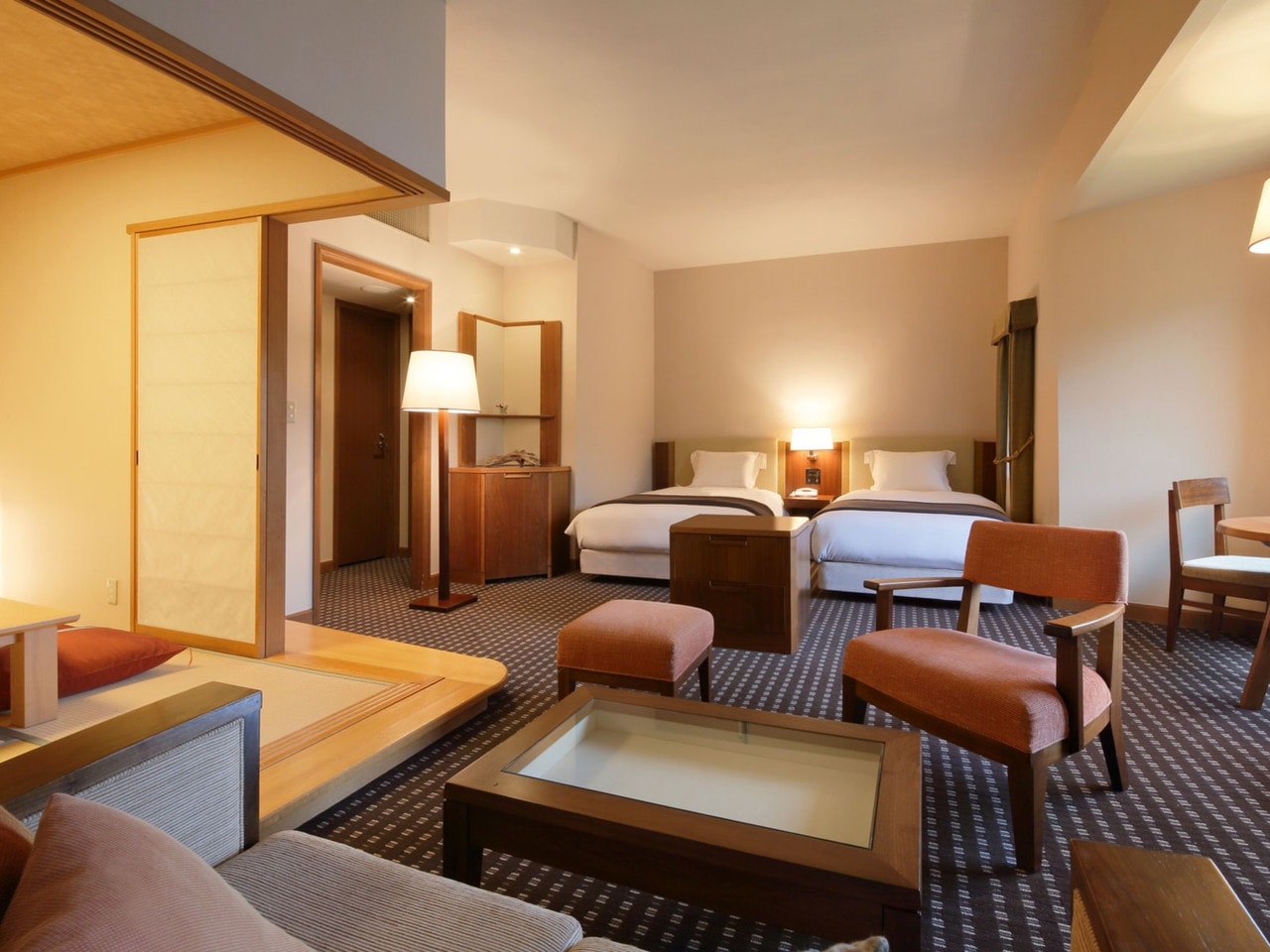 ファミリールーム（和洋室）