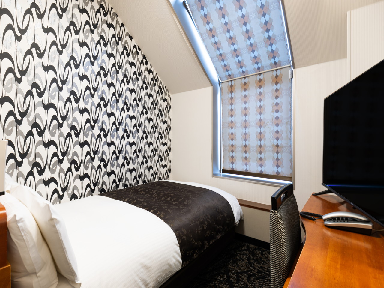 セミダブルルーム(天窓の部屋もあり)