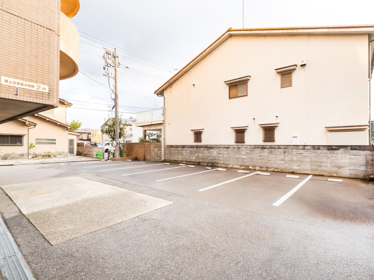 第一駐車場（敷地内）