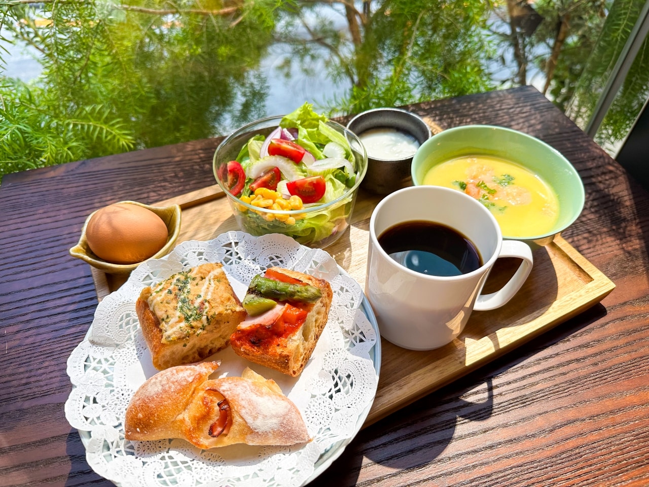 お好きな惣菜パンとハーフブュッフェ