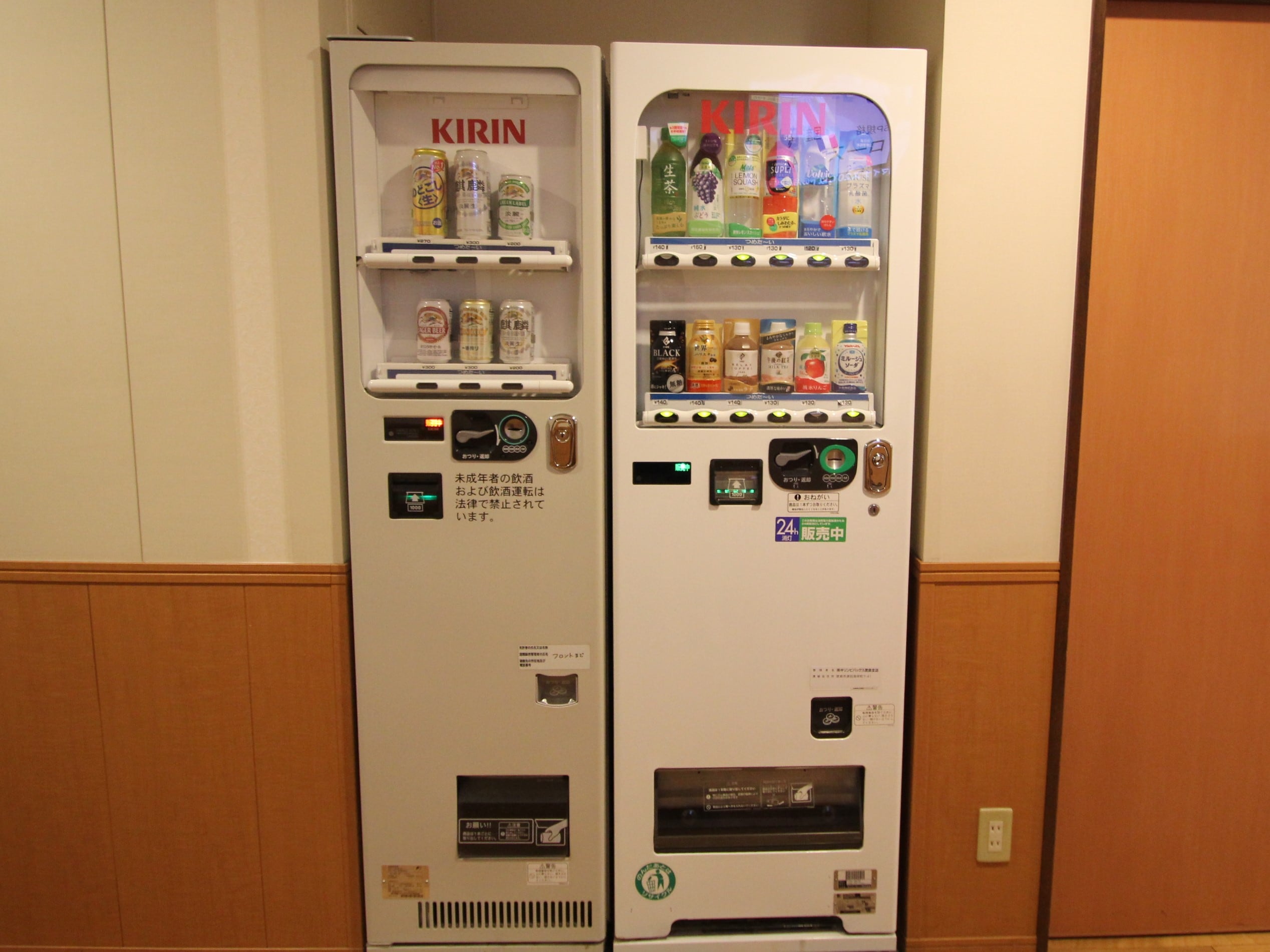 １F自動販売機