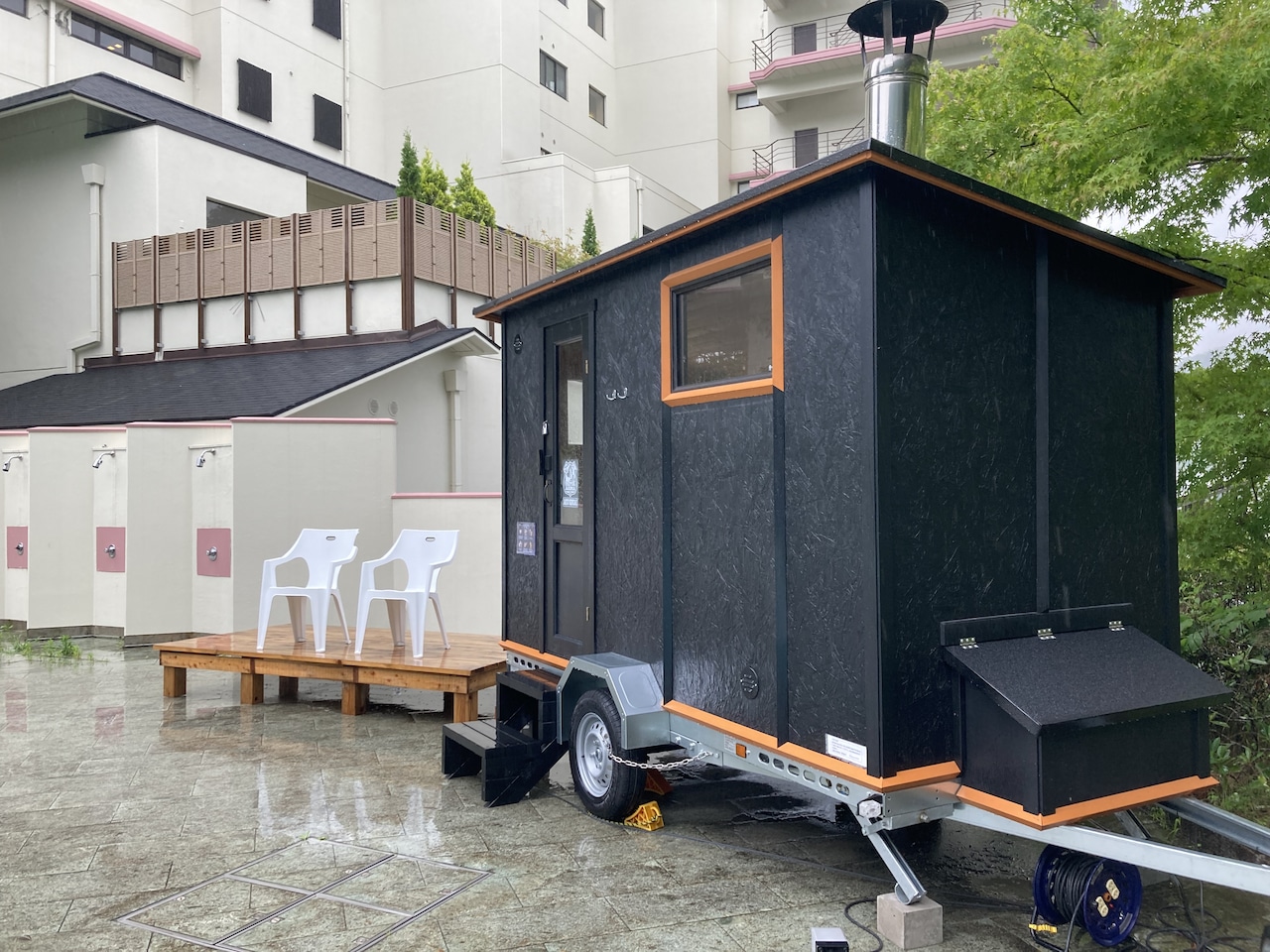 日本初のコンパクト・サウナトレーラー「METOS ASEMA(メトスアセマ)」