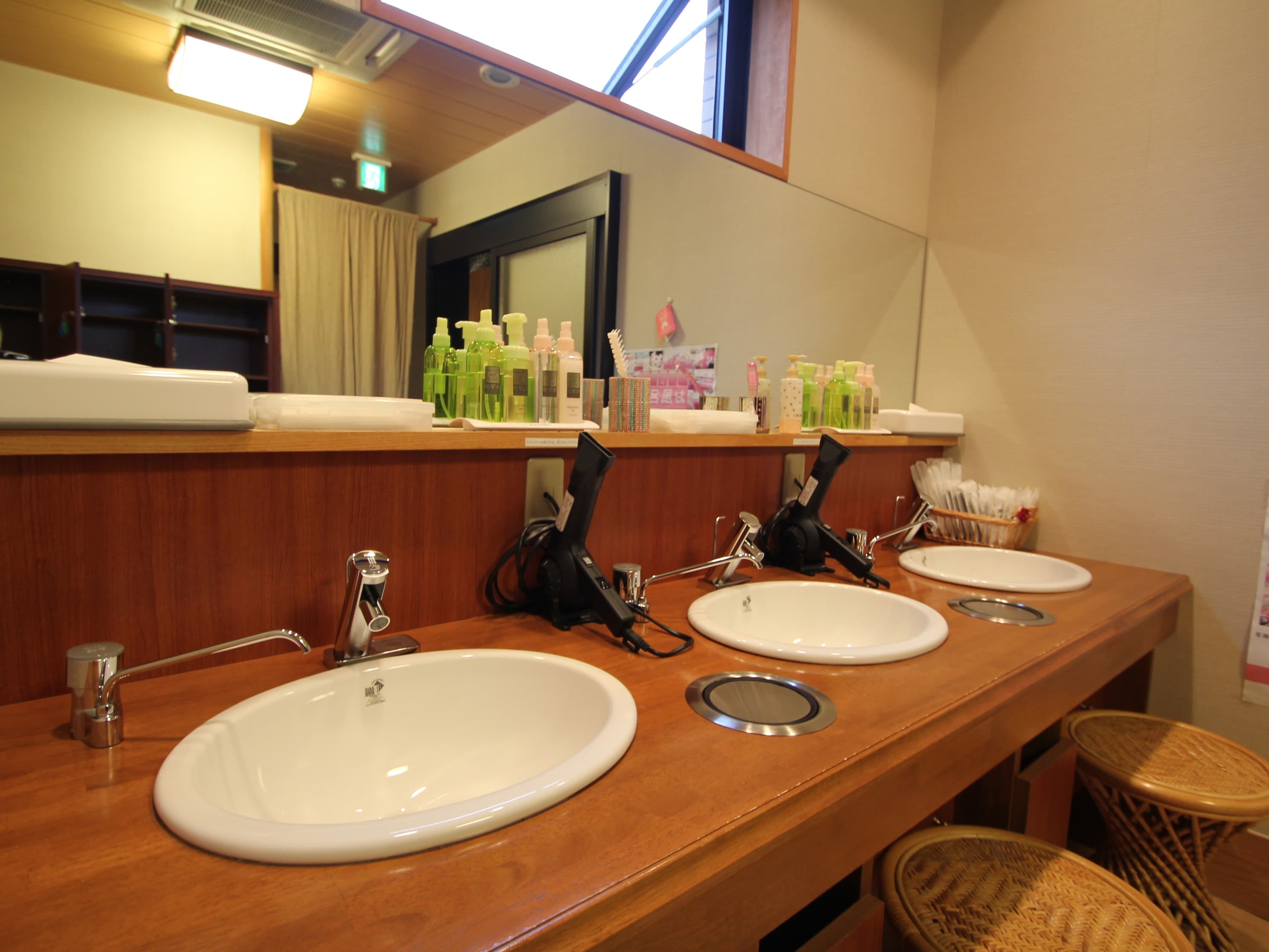 2F女性大浴場・脱衣場