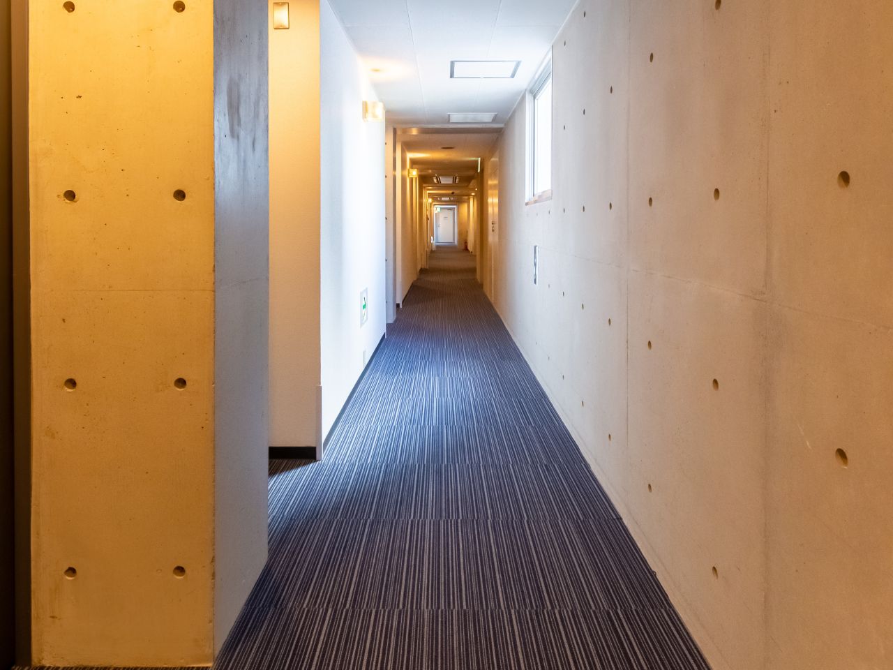 フロア