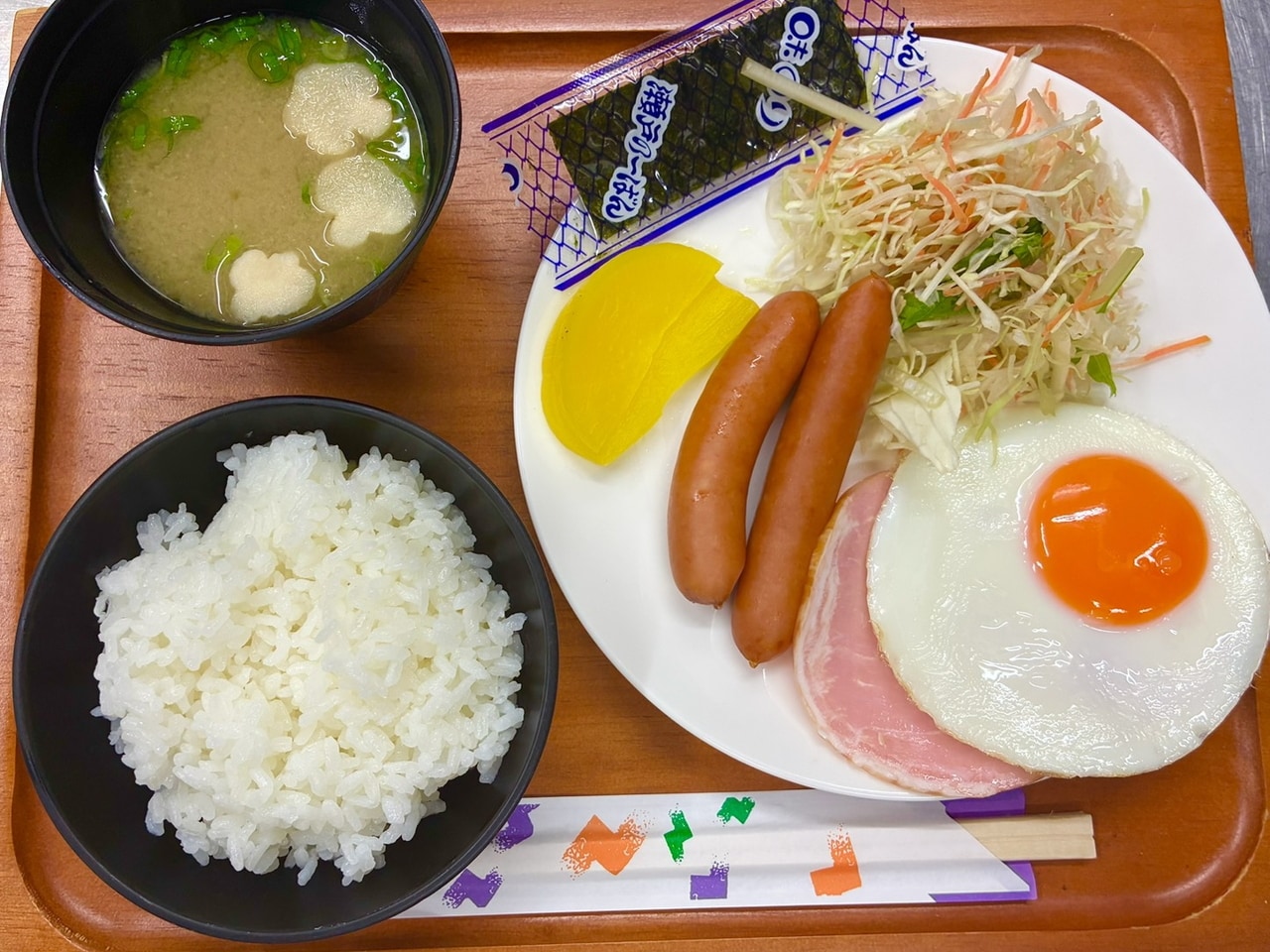 ハムエッグ定食