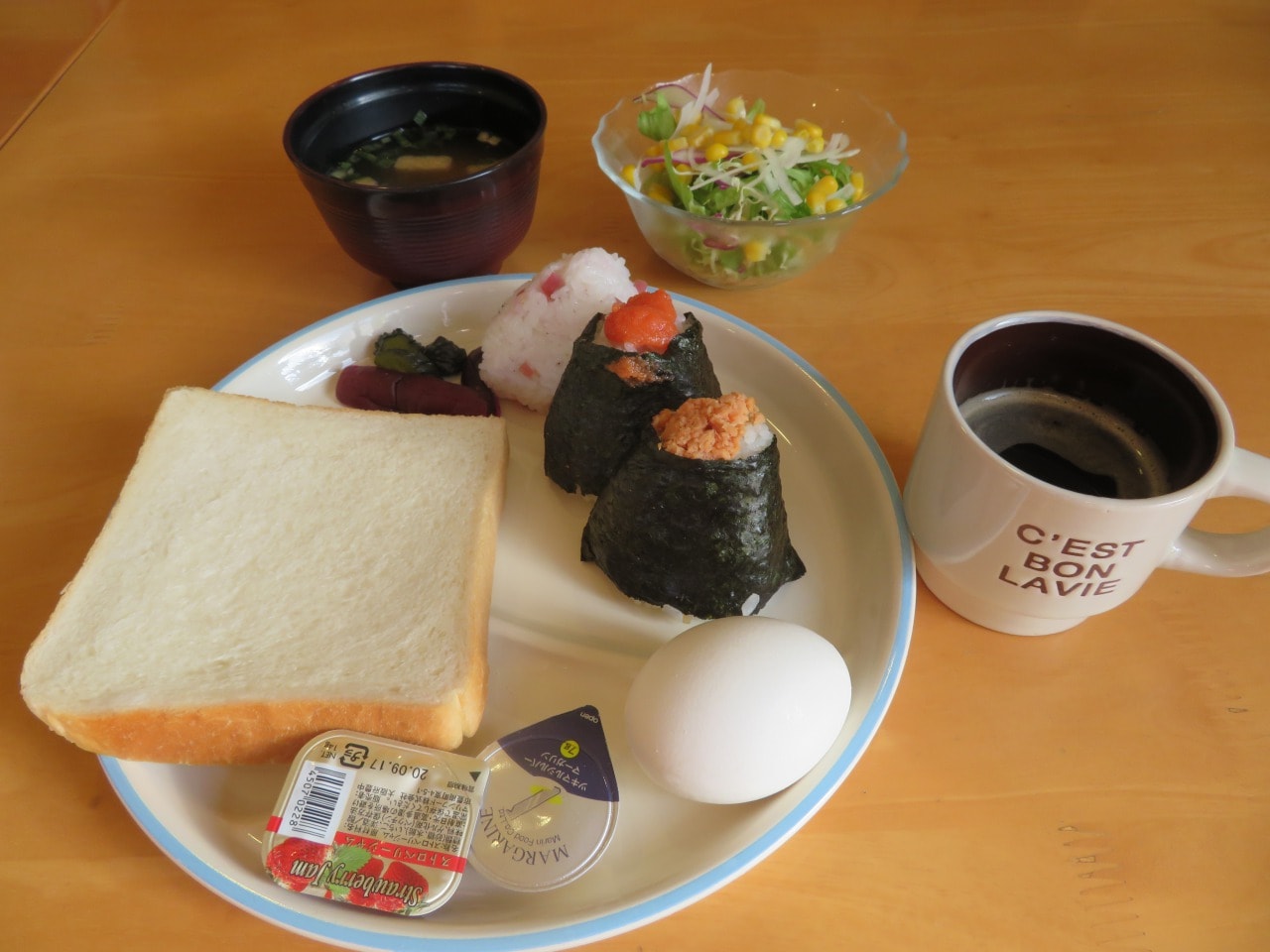 2Fレストラン無料軽朝食
