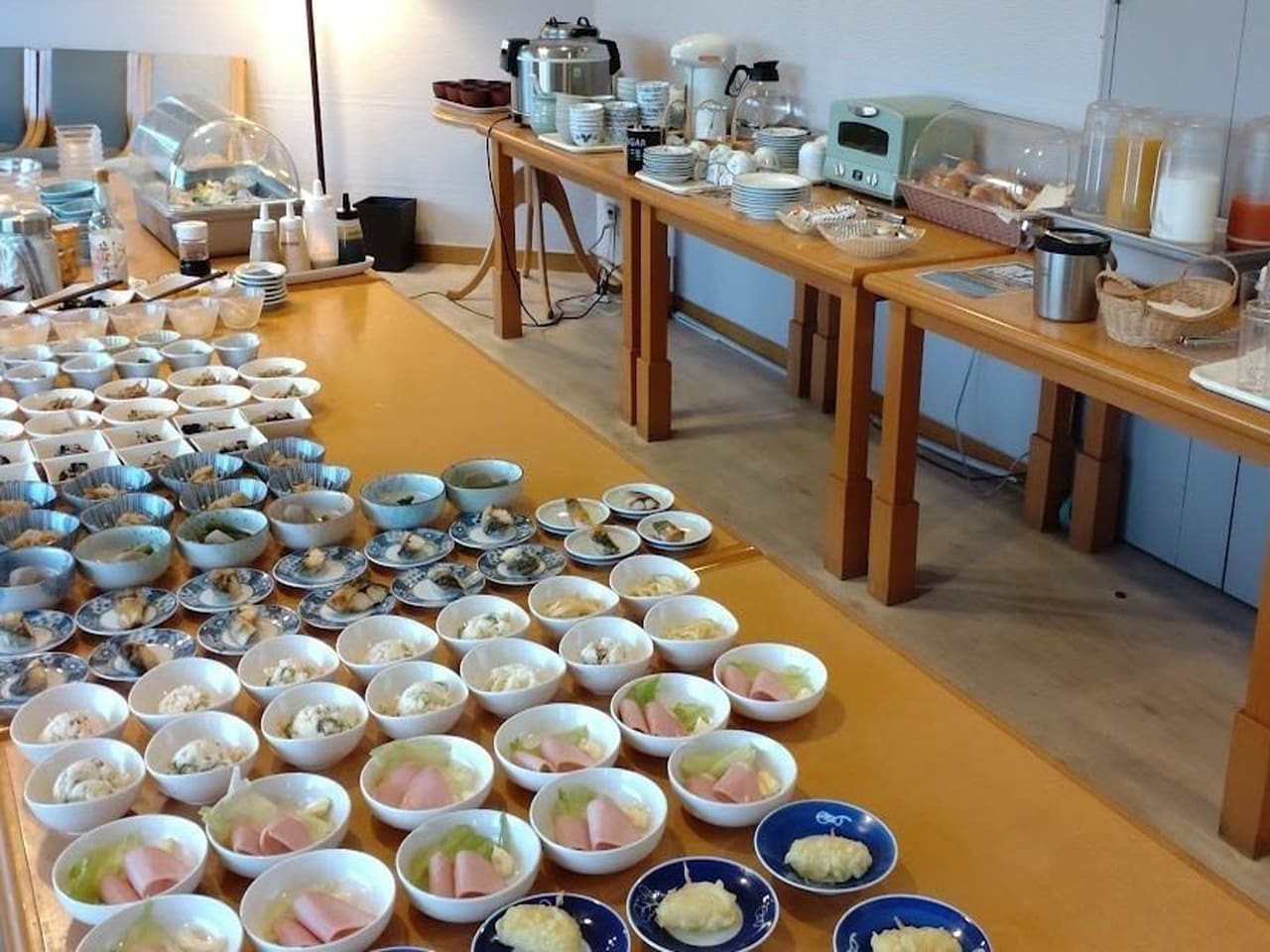 朝食バイキング（一例）