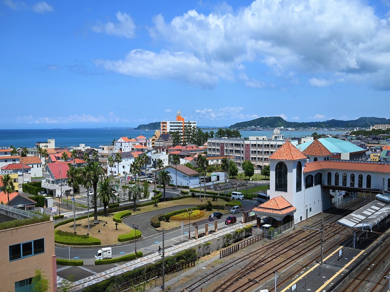 館山駅から徒歩1分！