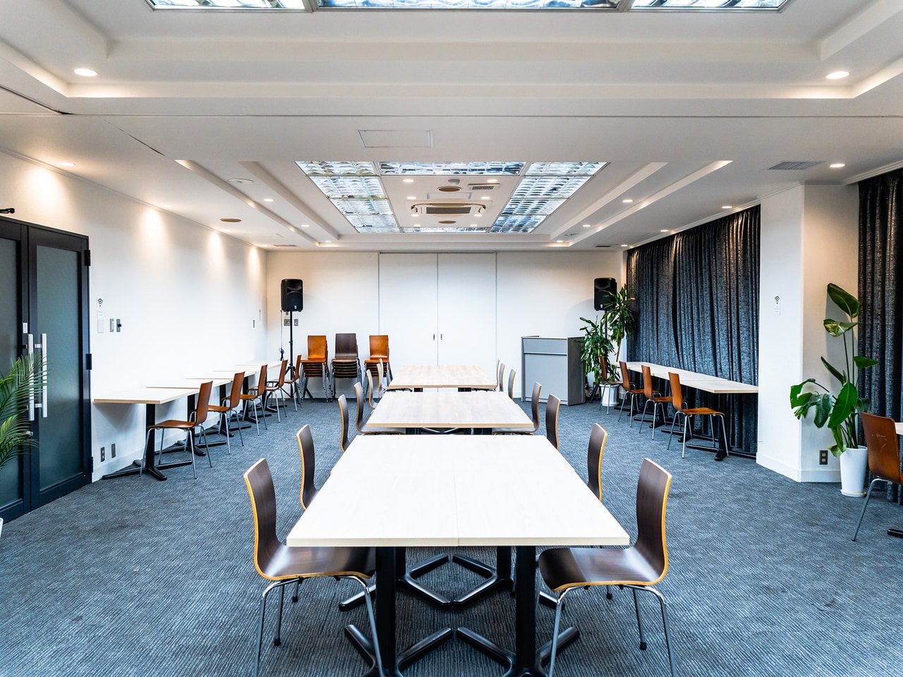 セミナーや講演会などの貸切利用可