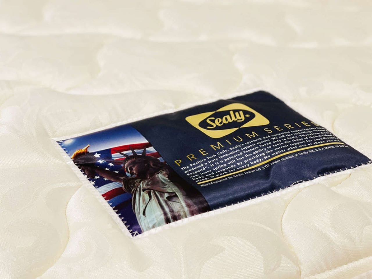 Sealy製マットレスを採用