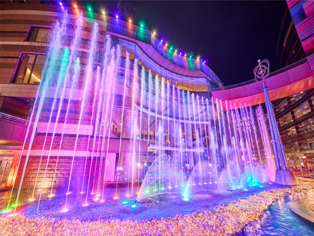 【キャナルシティ博多噴水ショー（夜イメージ）】