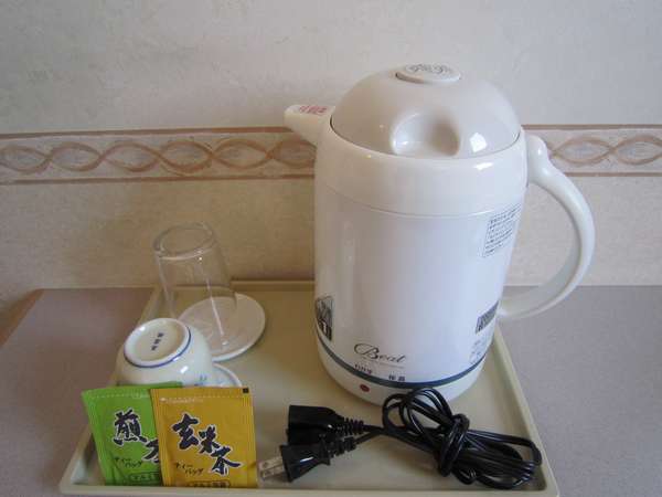 お茶セットも全室に備えております。