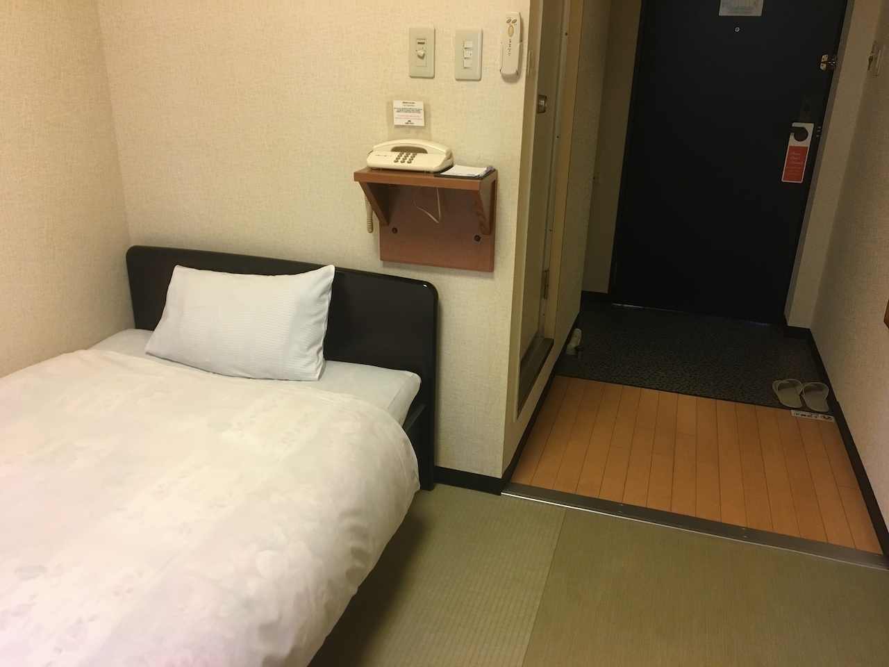 小さな畳のベッドルーム