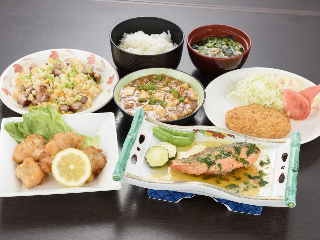 夕食ビュッフェ　盛付例2