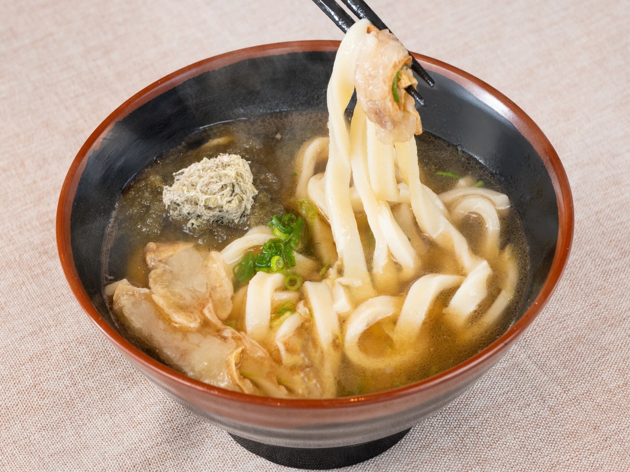串カツ田中名物「田中のかすうどん」