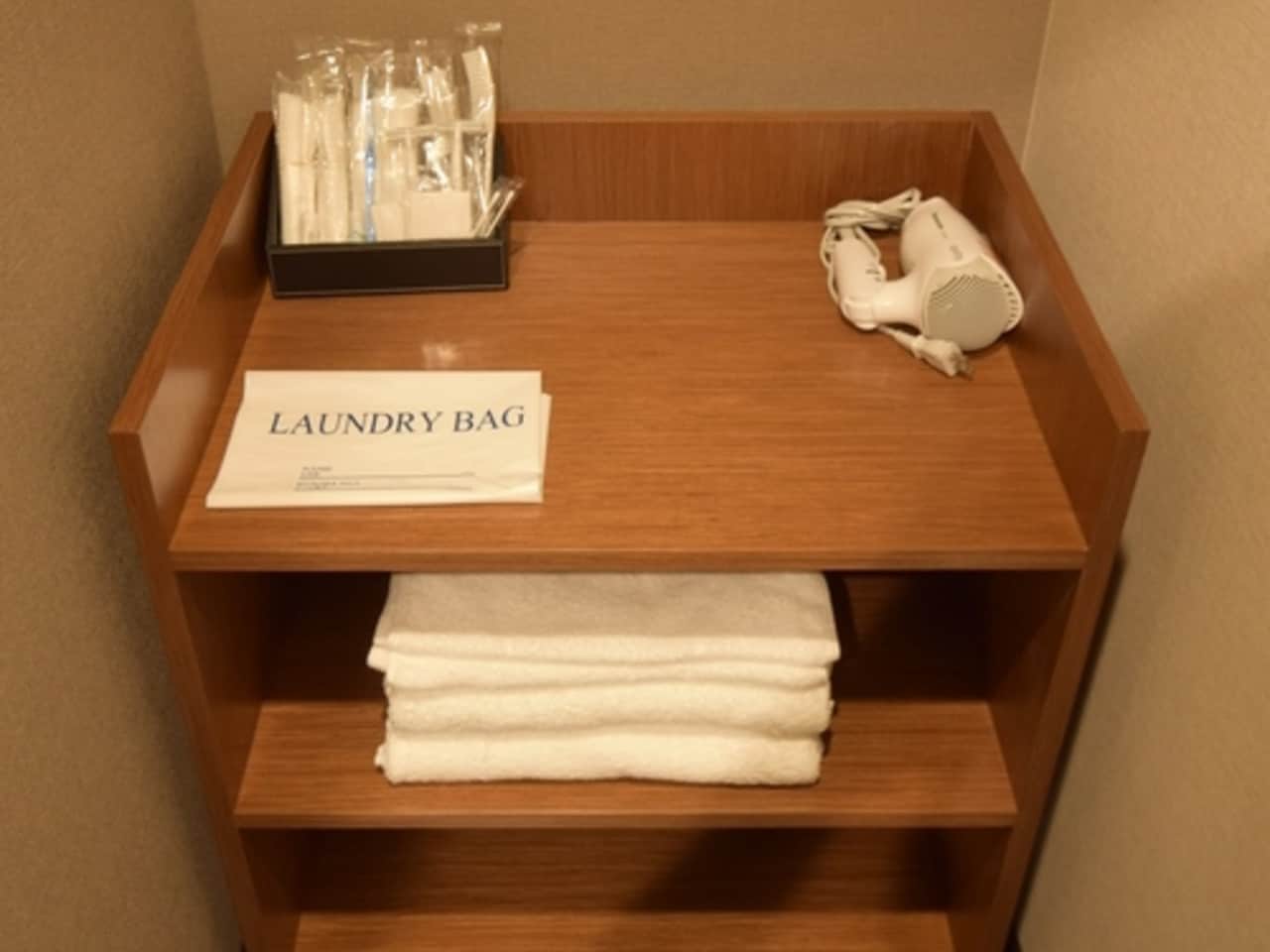 ドライヤー、タオル、アメニティ