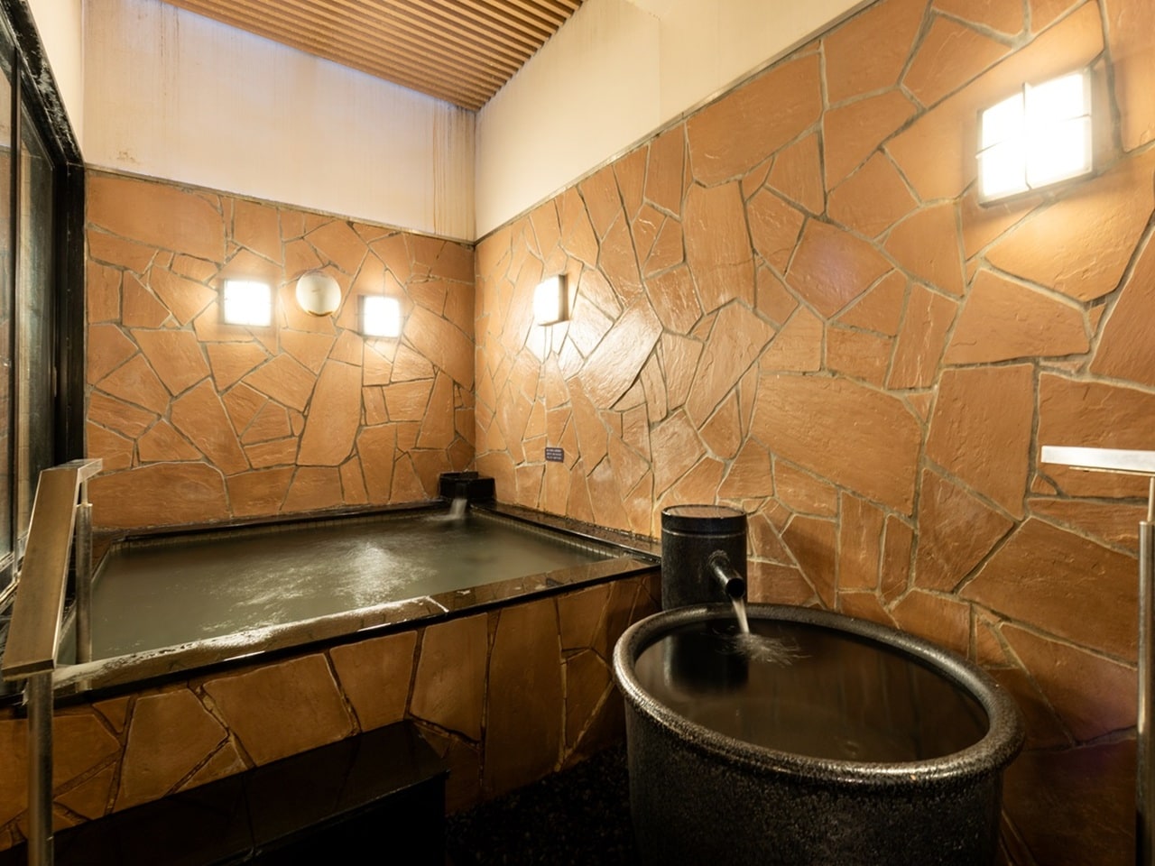 外湯（つぼ湯は男性大浴殿のみ）