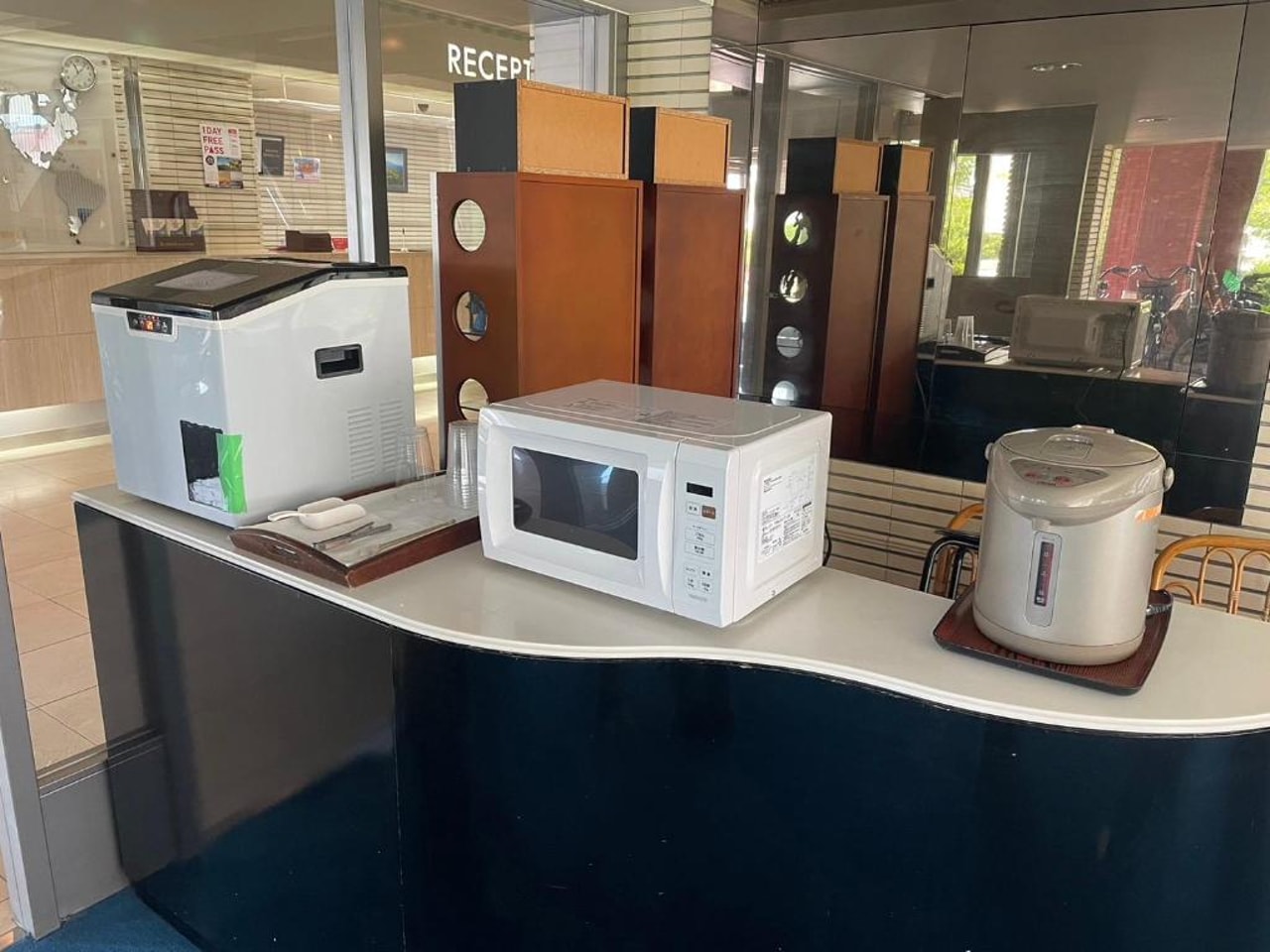 製氷機・電子レンジ・ポット