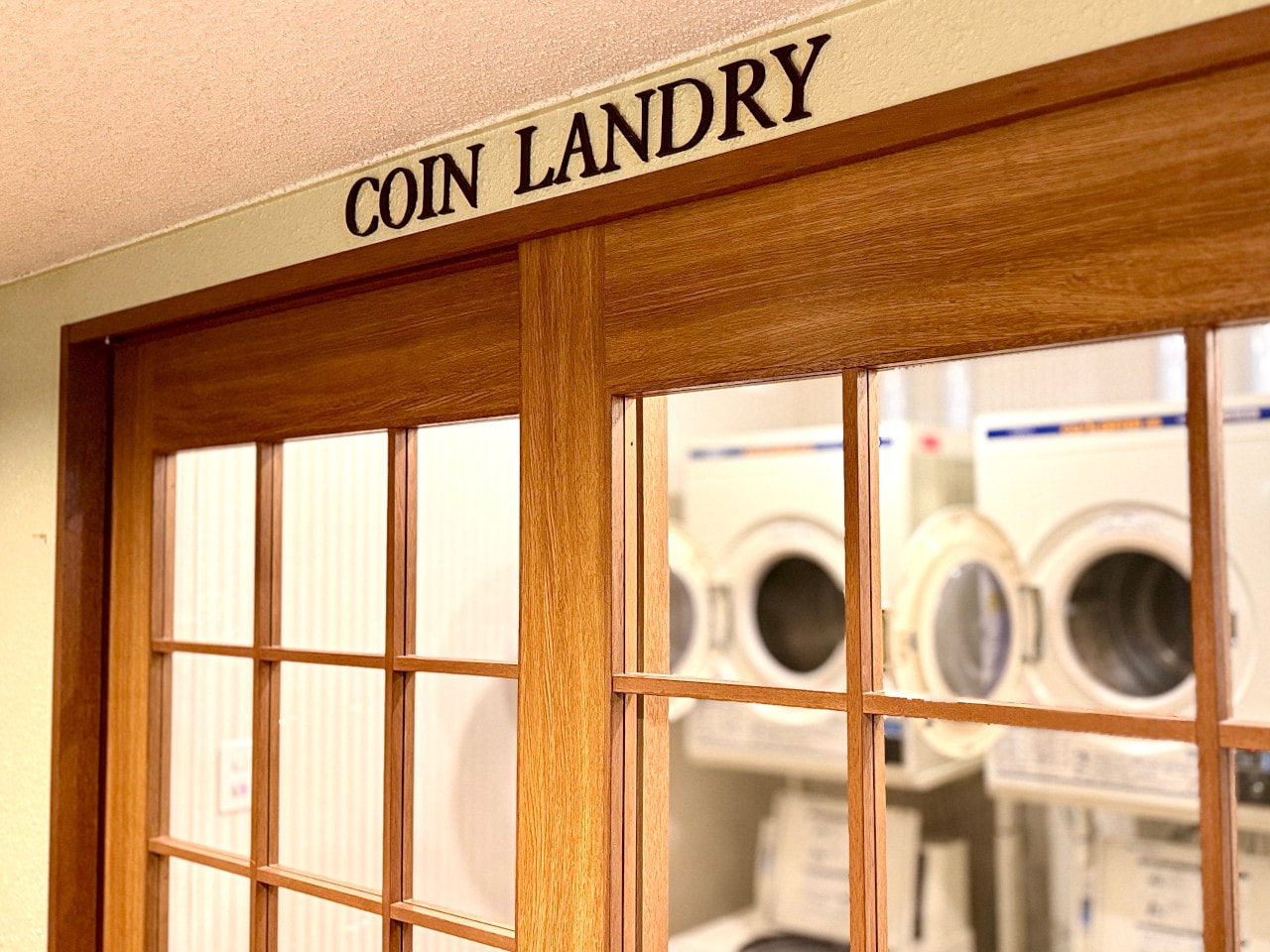 コインランドリー入口