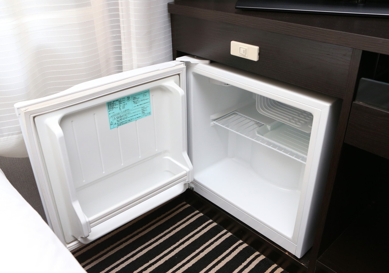 空の冷蔵庫	 	 	 	 	