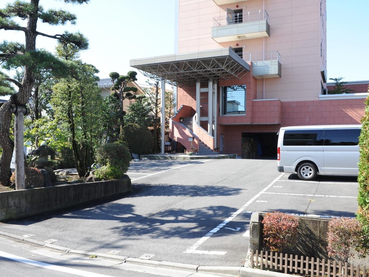 無料駐車場【1部屋1台予約必須】