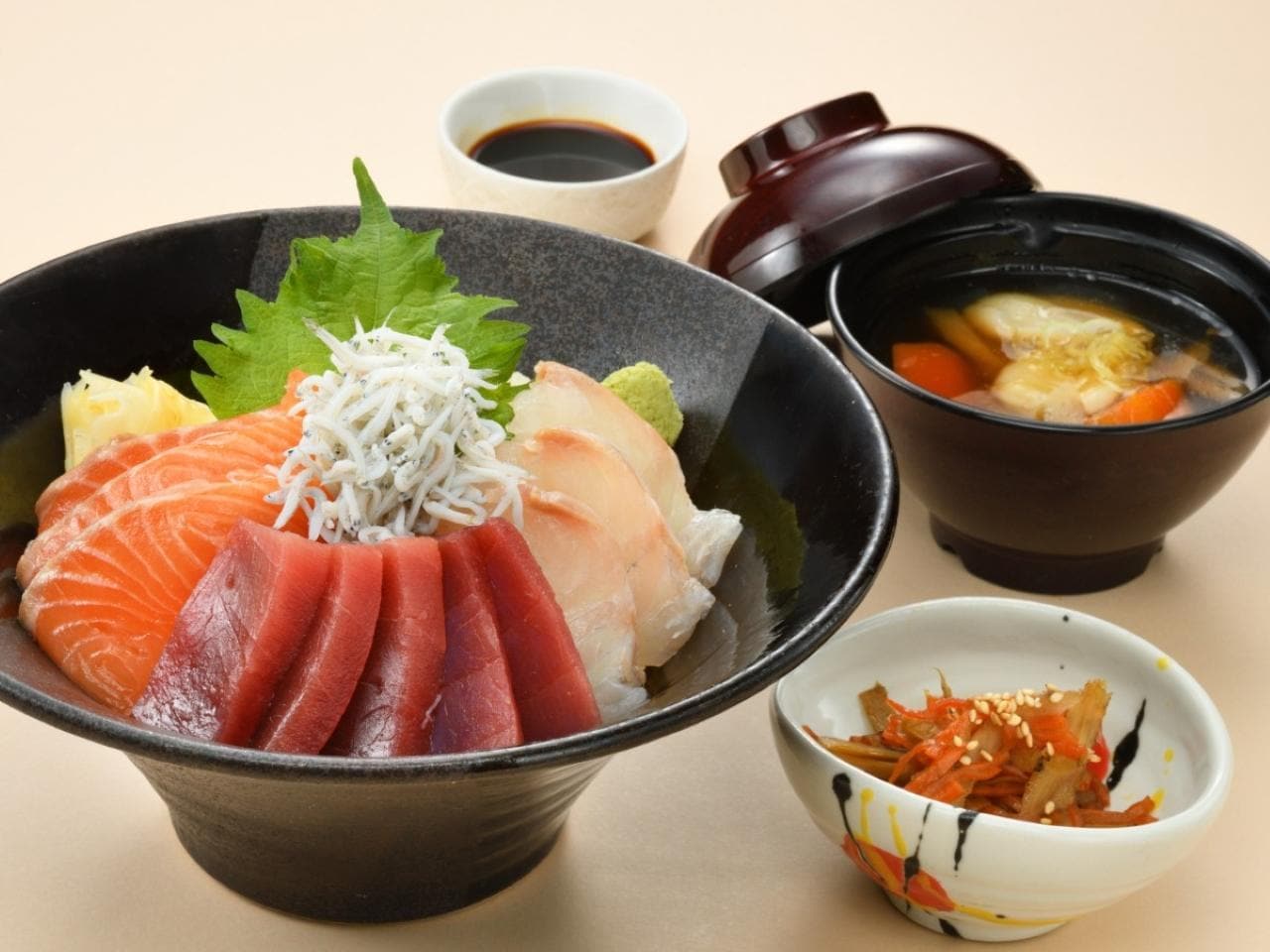 海鮮丼