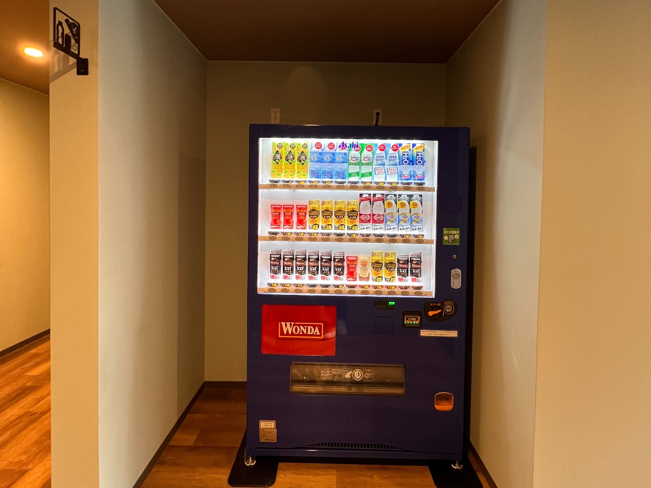【本館　1階】　ソフトドリンク自販機