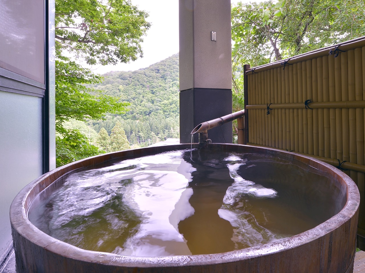 「芍薬の湯」 露天 つぼ湯