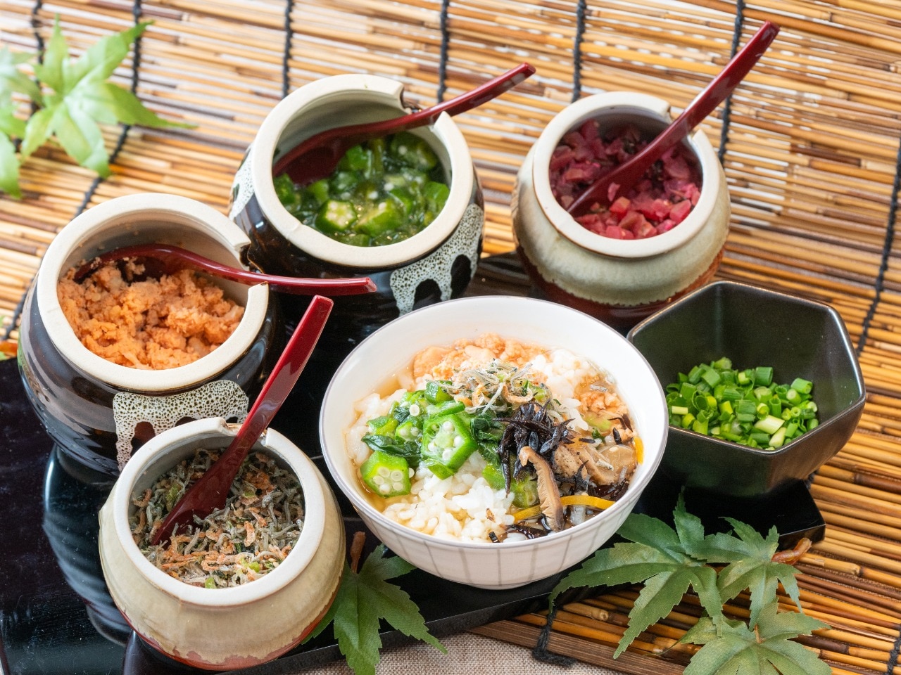 【和洋食ビュッフェ】 出汁茶漬け あたたかいお出しと豊富な薬味でカスタマイズ