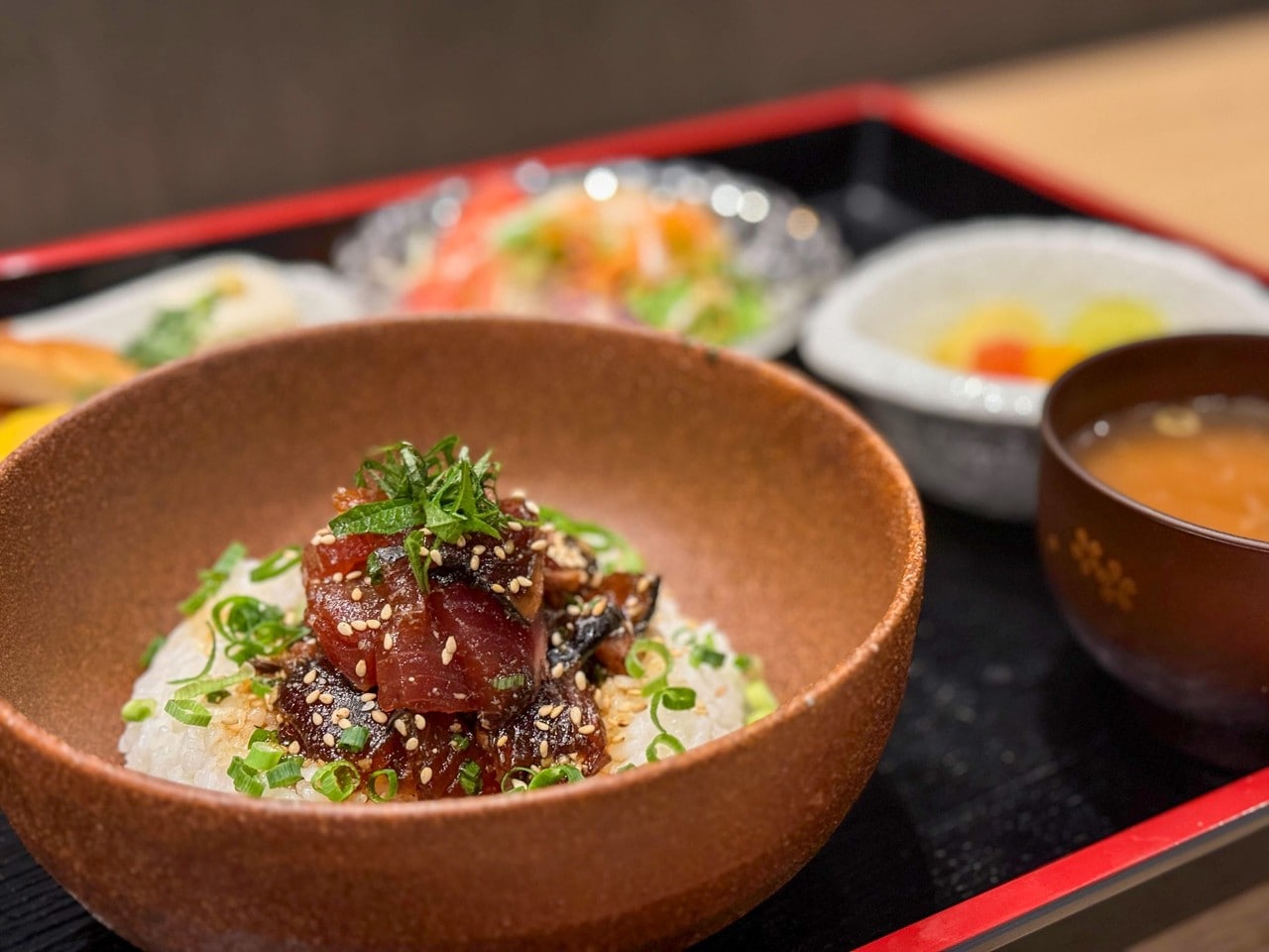 枕崎産鰹の漬け丼定食