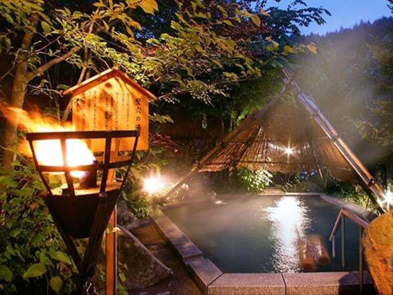 ぬりさわの湯 露天風呂「竪穴の湯」