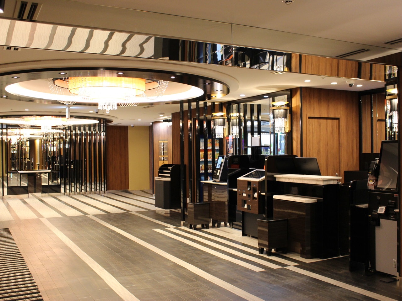 アパホテル〈小松グランド〉フロント移設のご案内