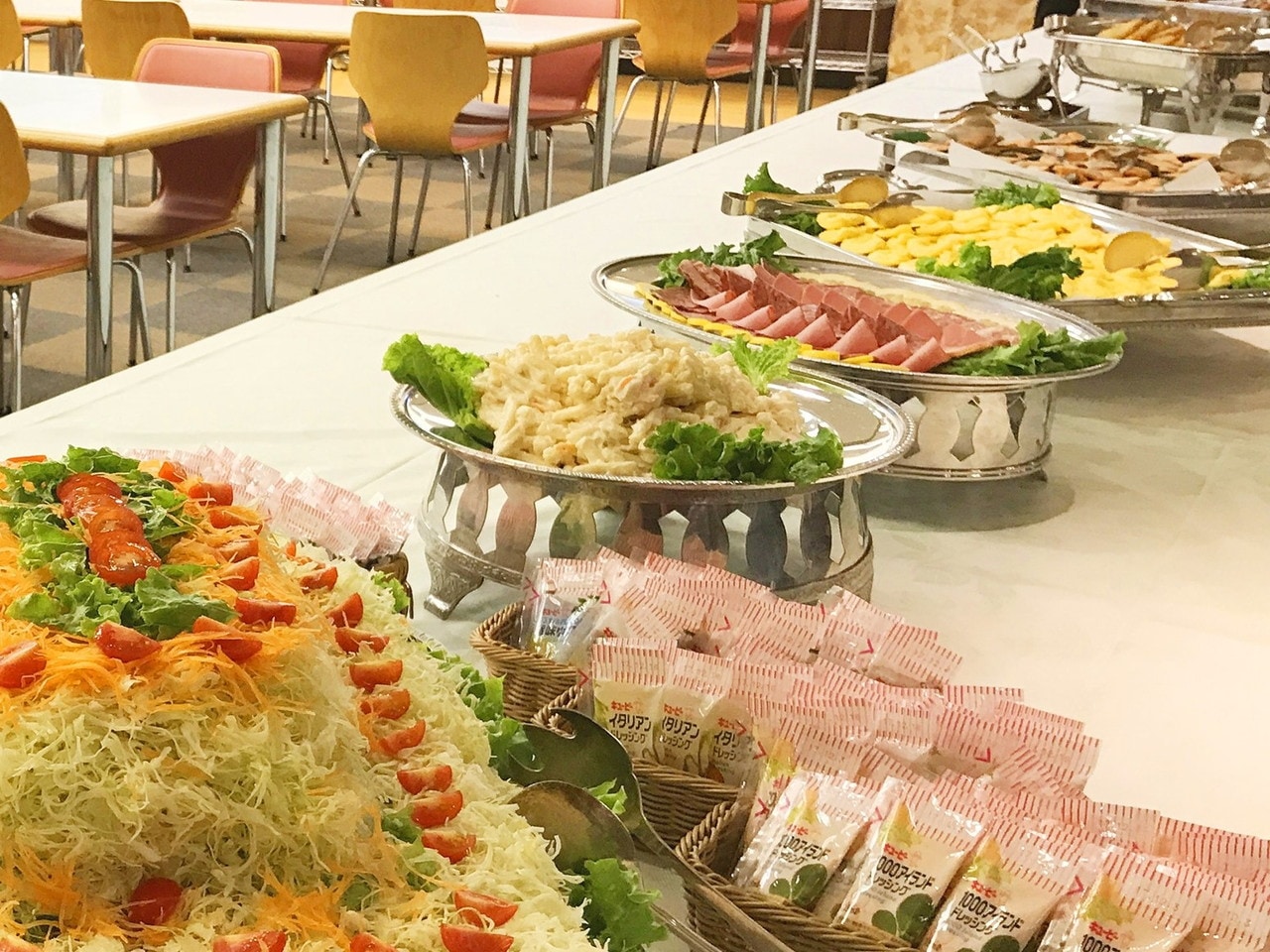 朝食は「4階 アカデミア大食堂」にてお召し上がり下さい。