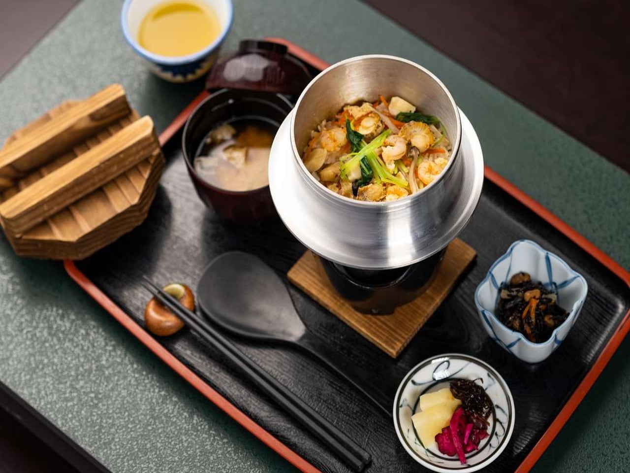 海鮮釜飯(一例)