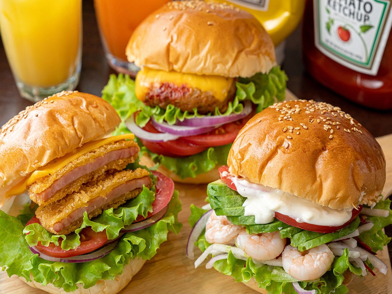自分好みに作れるハンバーガー。BALMUDAトースターでサクふわ仕上げ！