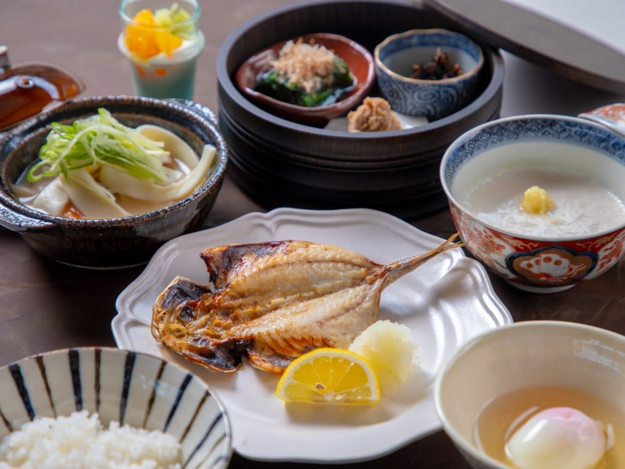 丁寧に整えられた、朝の和膳