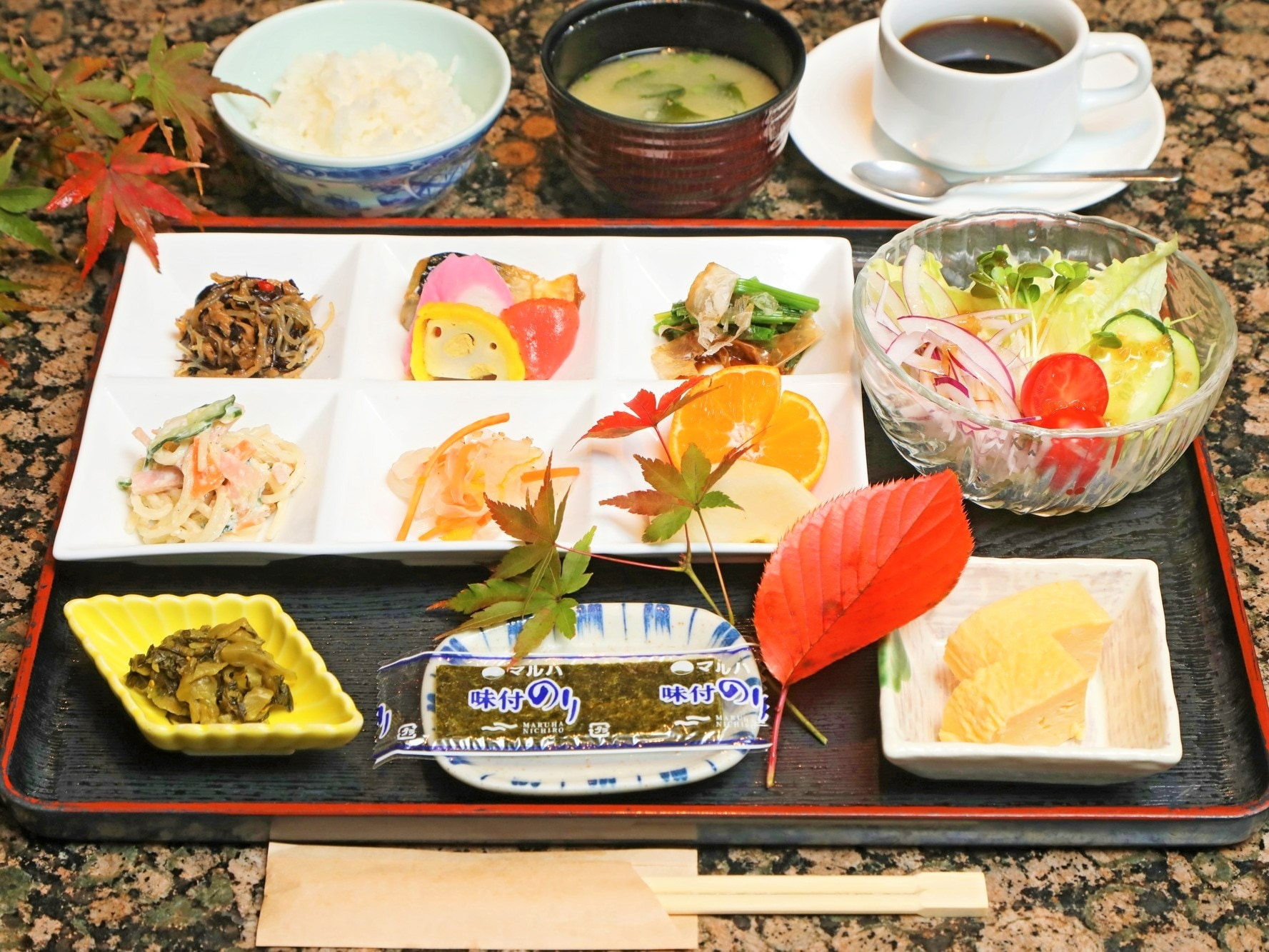 朝食