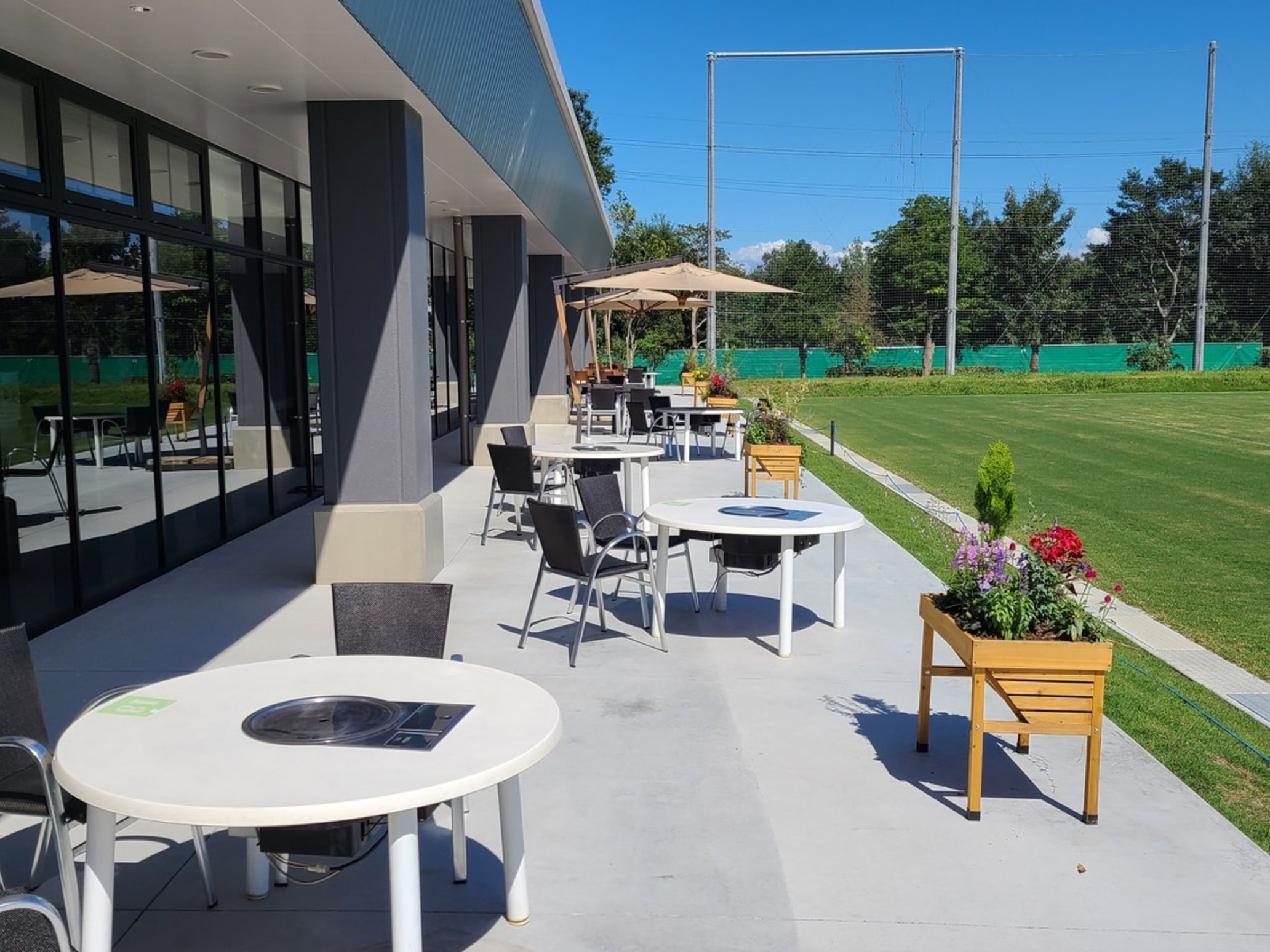 オープンテラス席