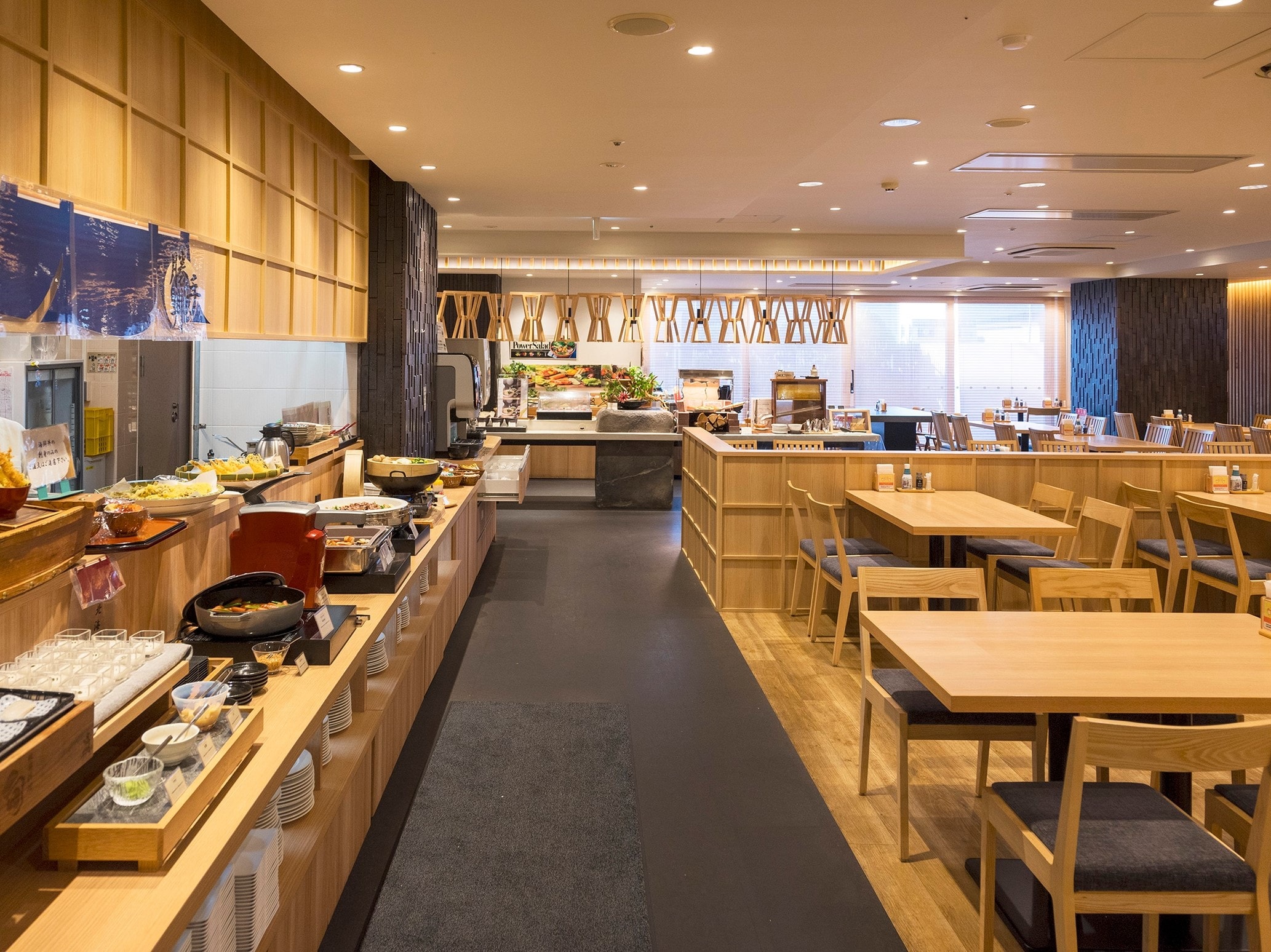 レストラン「板前料理　旬」
