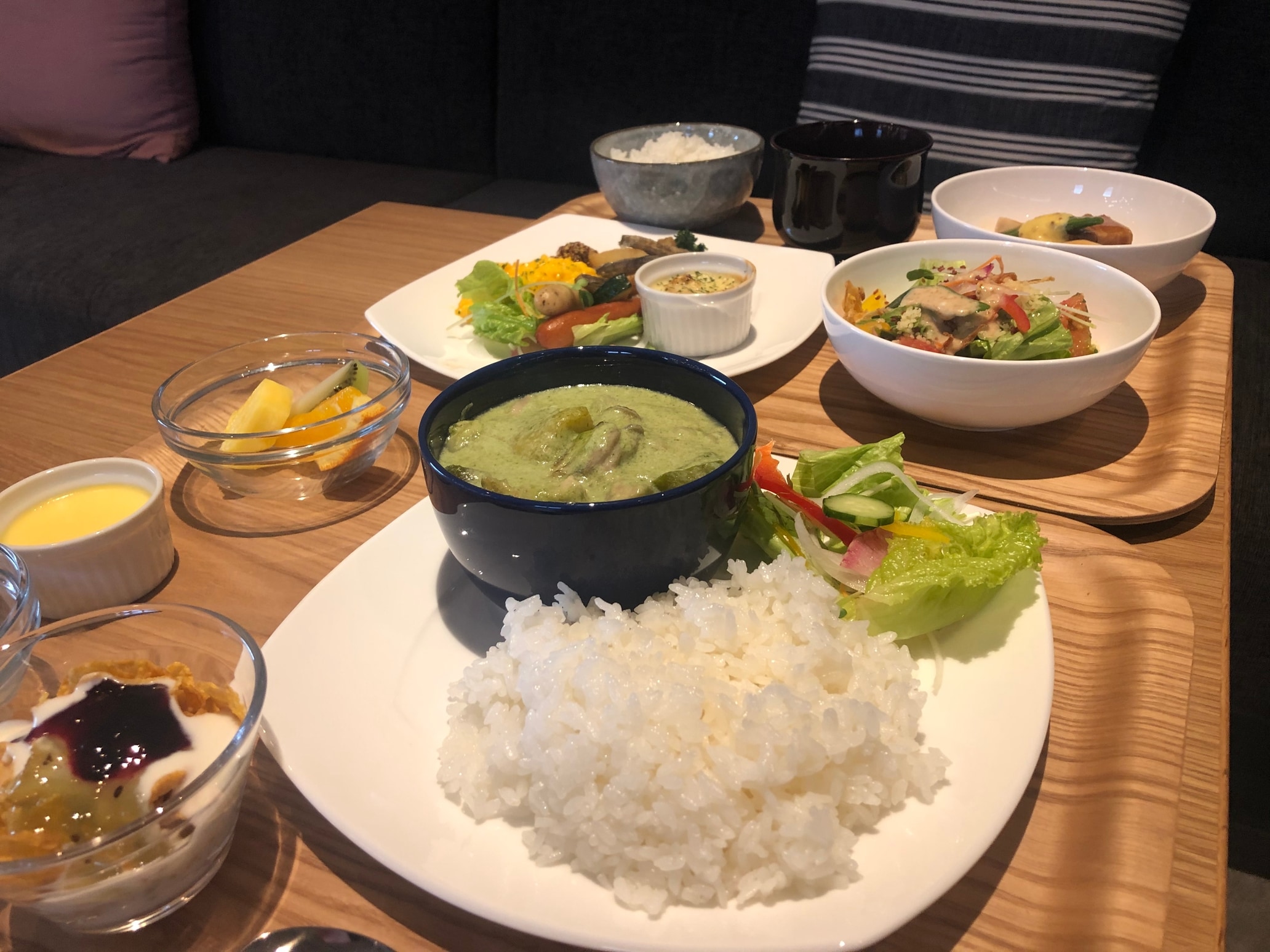 朝食盛り付け例