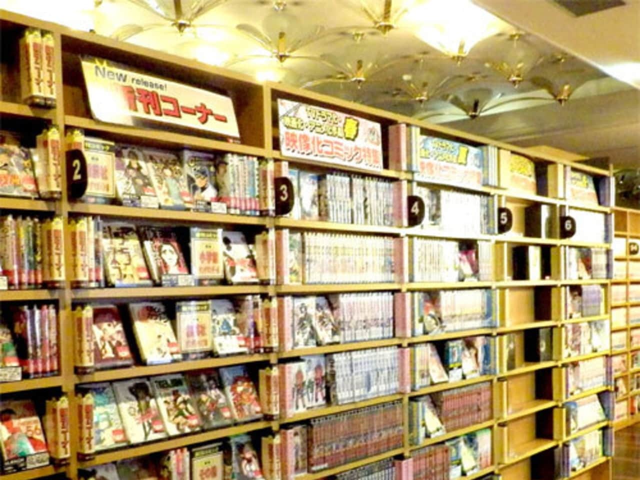 週刊・月間コミック誌、週刊誌、ホビー誌、ファッション誌、ビジネス誌などを幅広く取り揃えております。