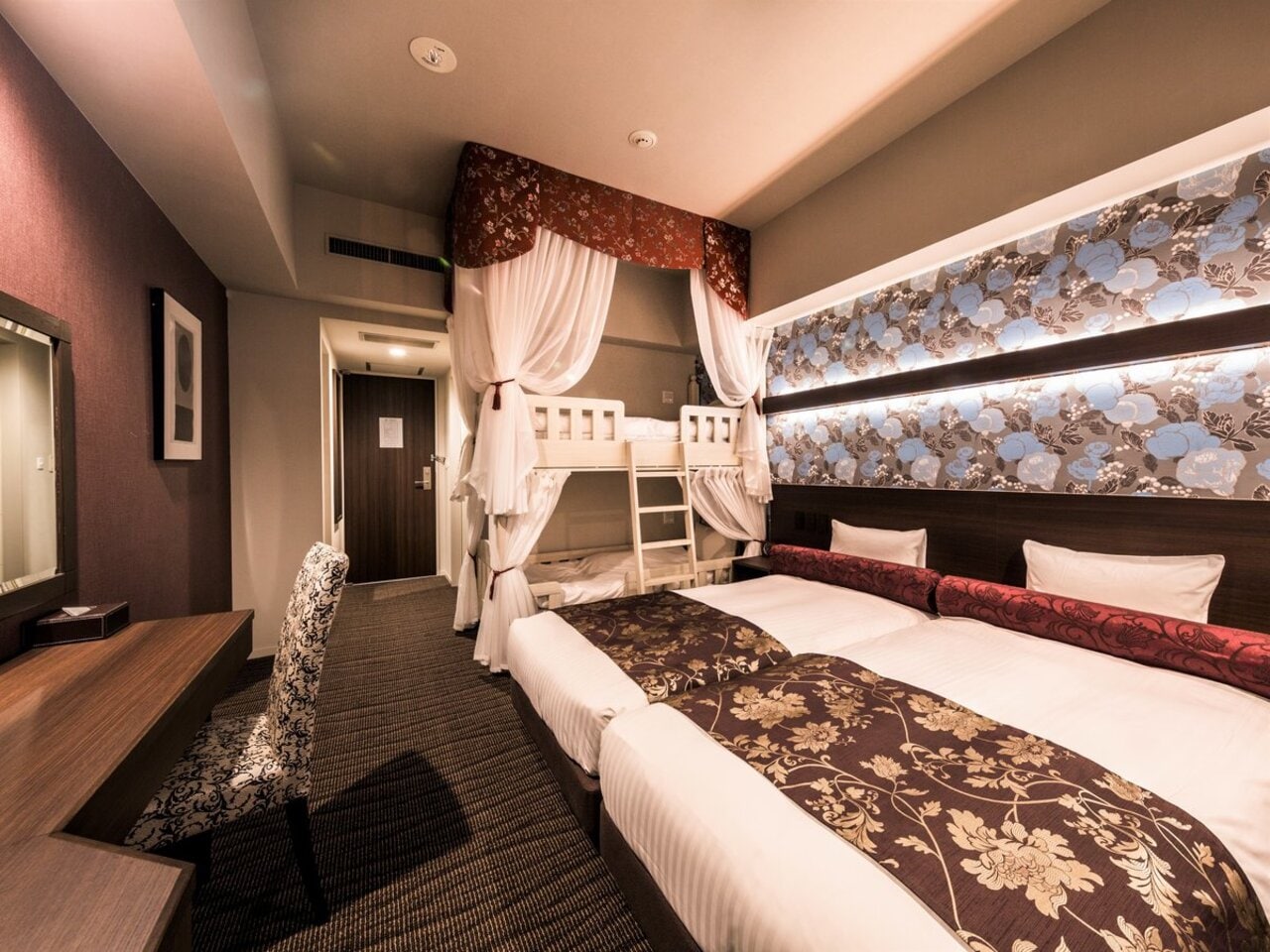 ハリウッドキャビンルーム