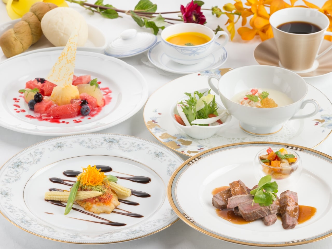 シティ今日はいつもと違う気分で--。目でも、口でも美味しいお料理たちは、特別な日のご夕食にもぴったりです。