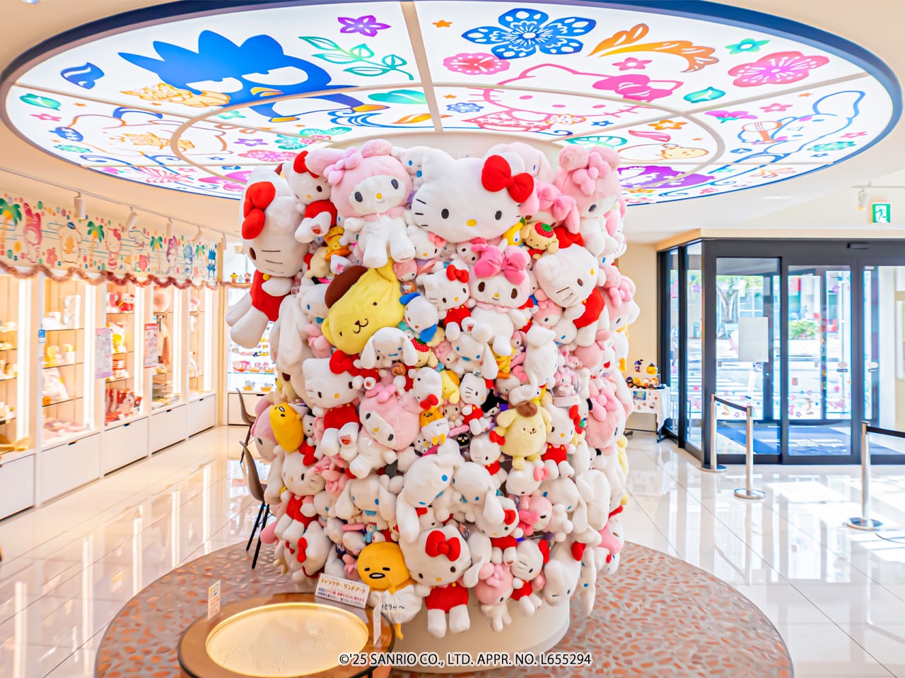 サンリオキャラクターが皆さまをお出迎え