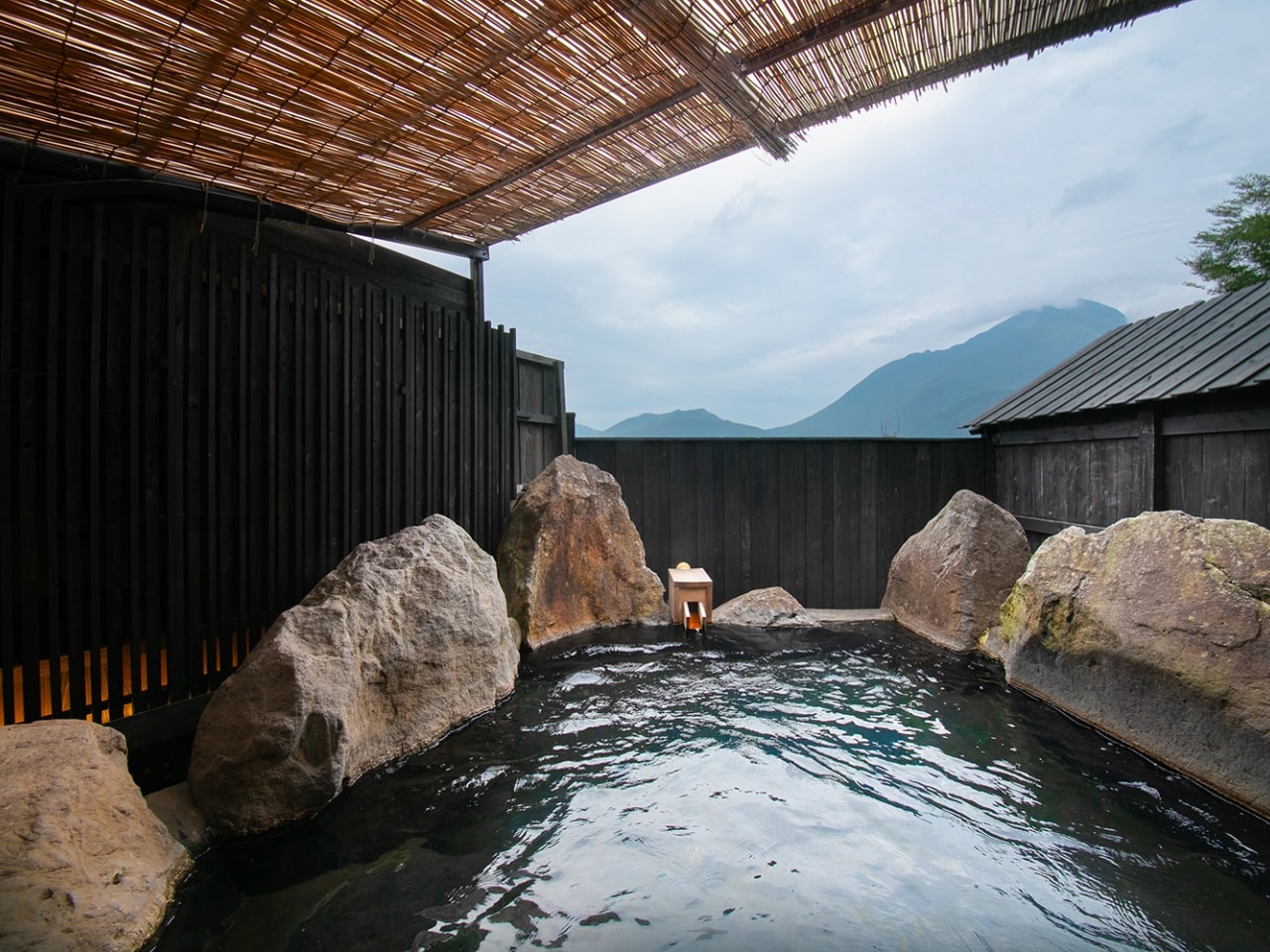 薬の水として重宝されたこの地域で数少ない源泉