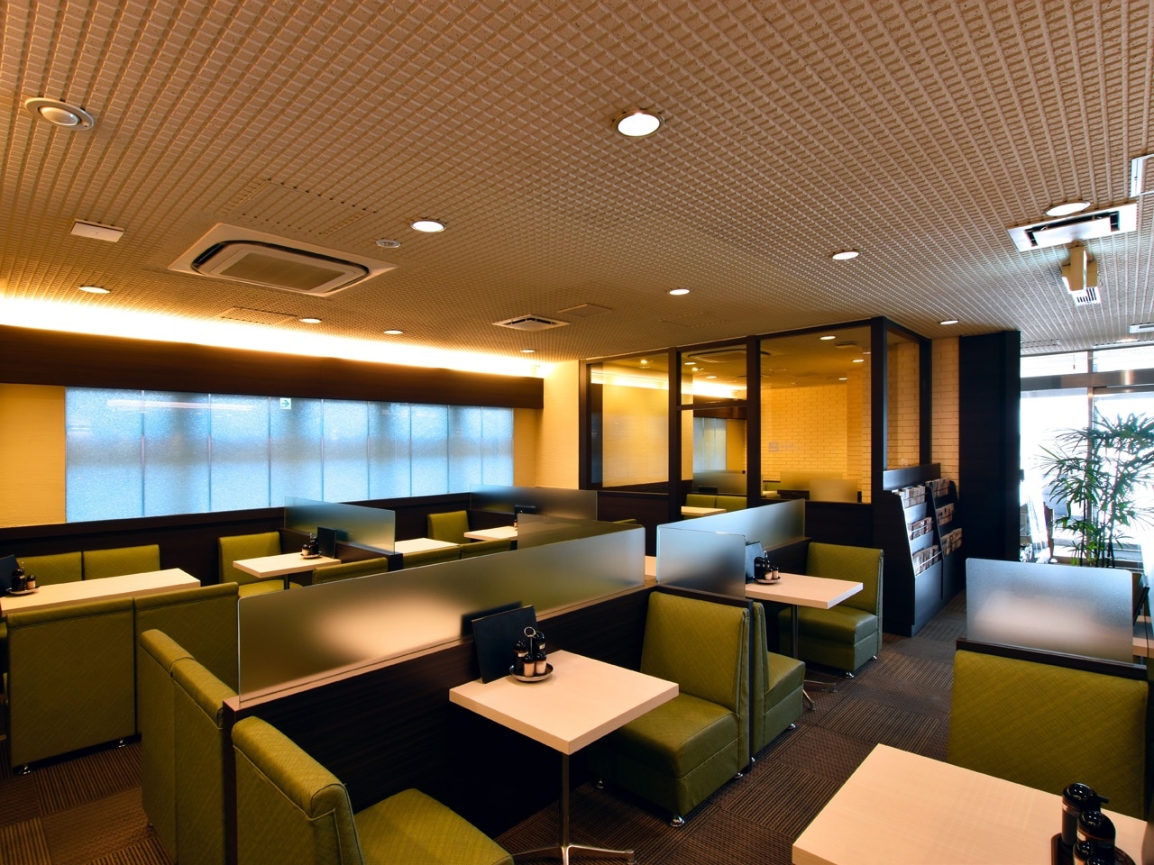 喫茶・レストラン「樹林」（1F）