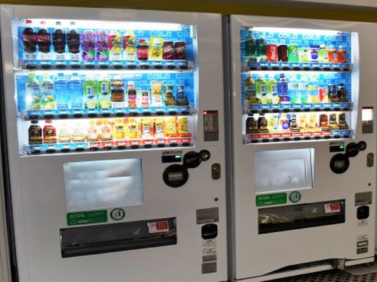 自動販売機　各フロアに設置