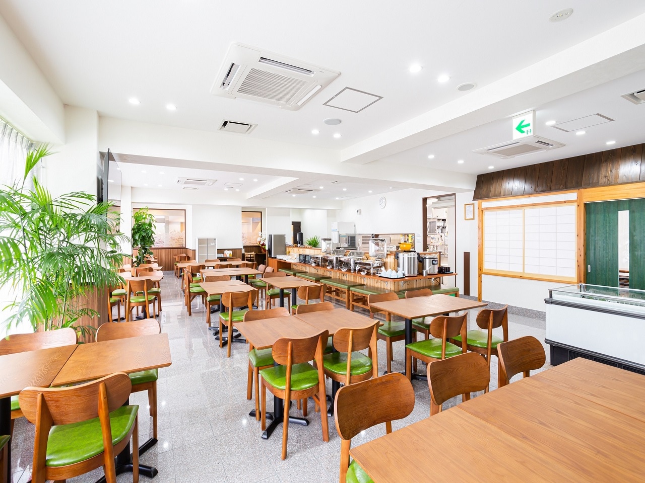 1Fレストラン 「がじゅまる」